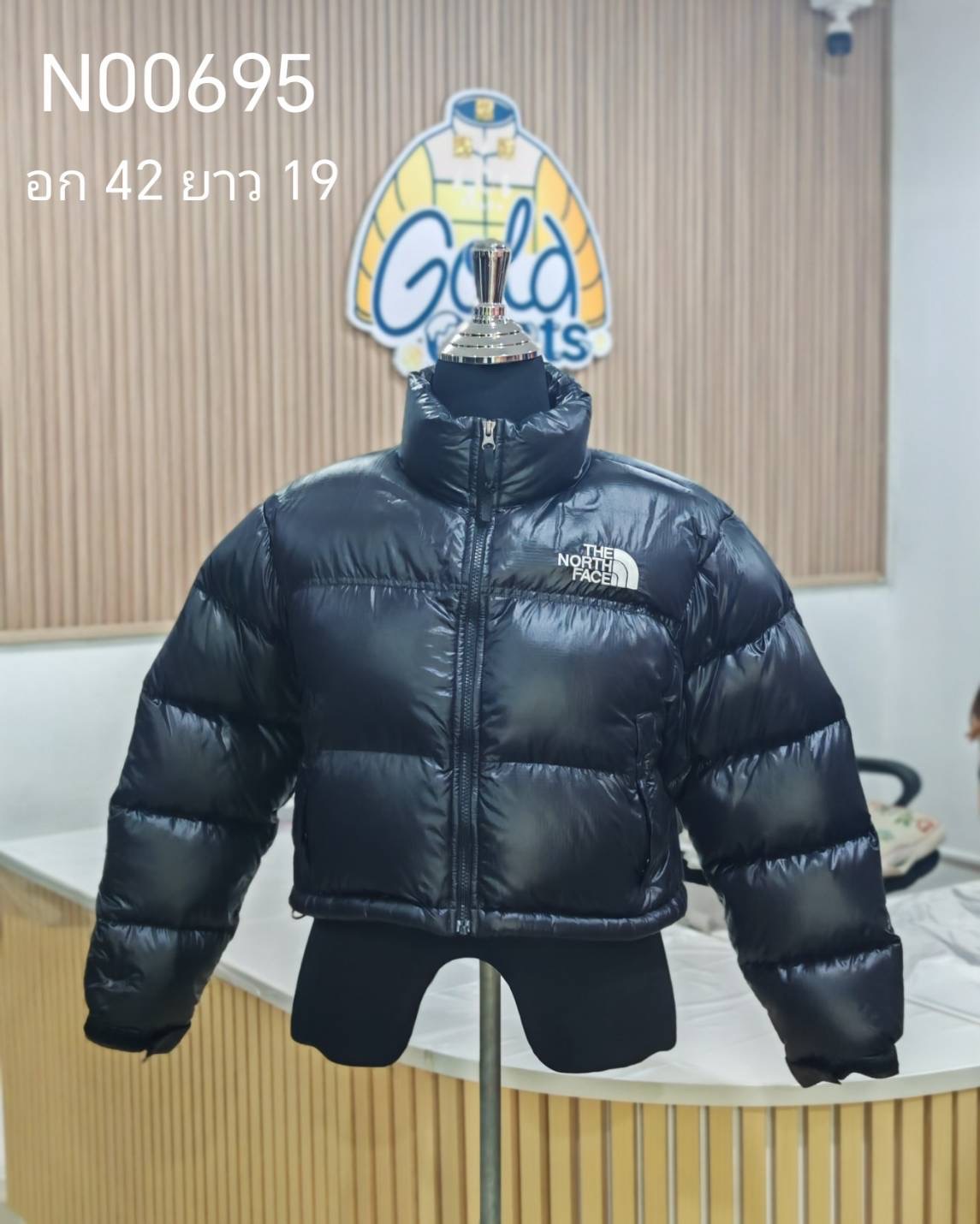 N00695 The Northface ครอปดำ